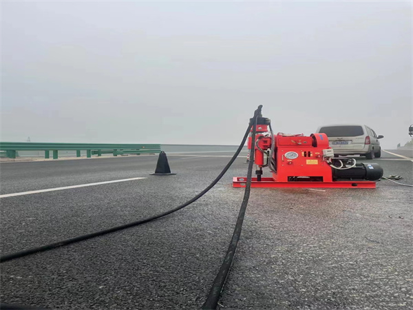 鹤庆马路路基路面开裂下沉注浆加固灌浆