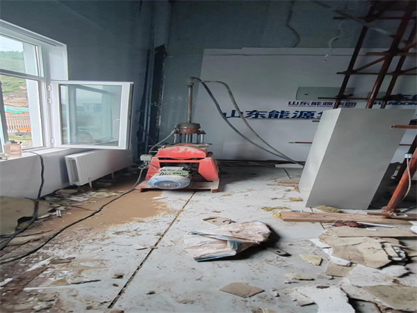 鹤庆地基基础下沉墙体裂缝加固注浆顶升施工